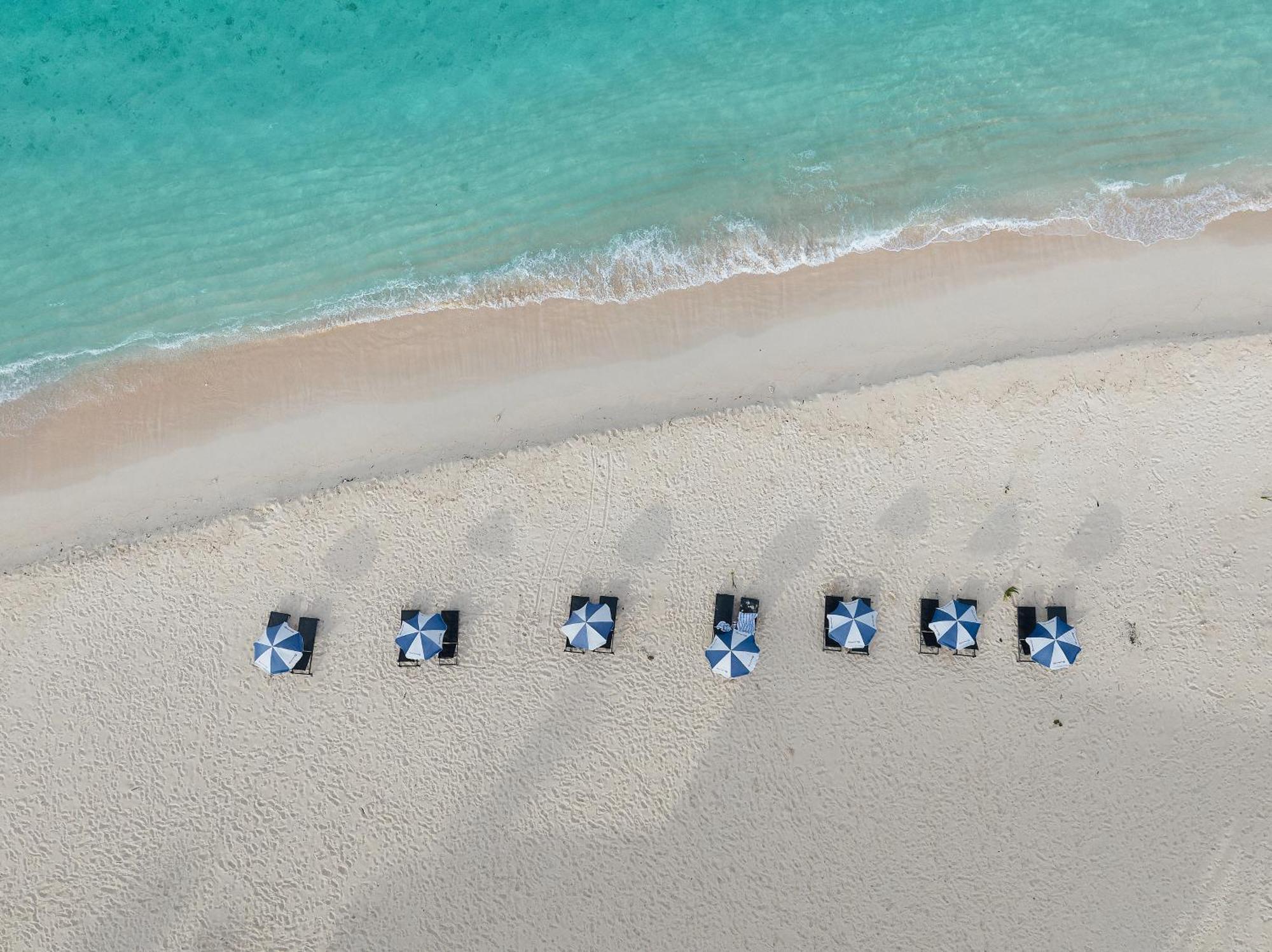 Beachcomber Island Resort Экстерьер фото